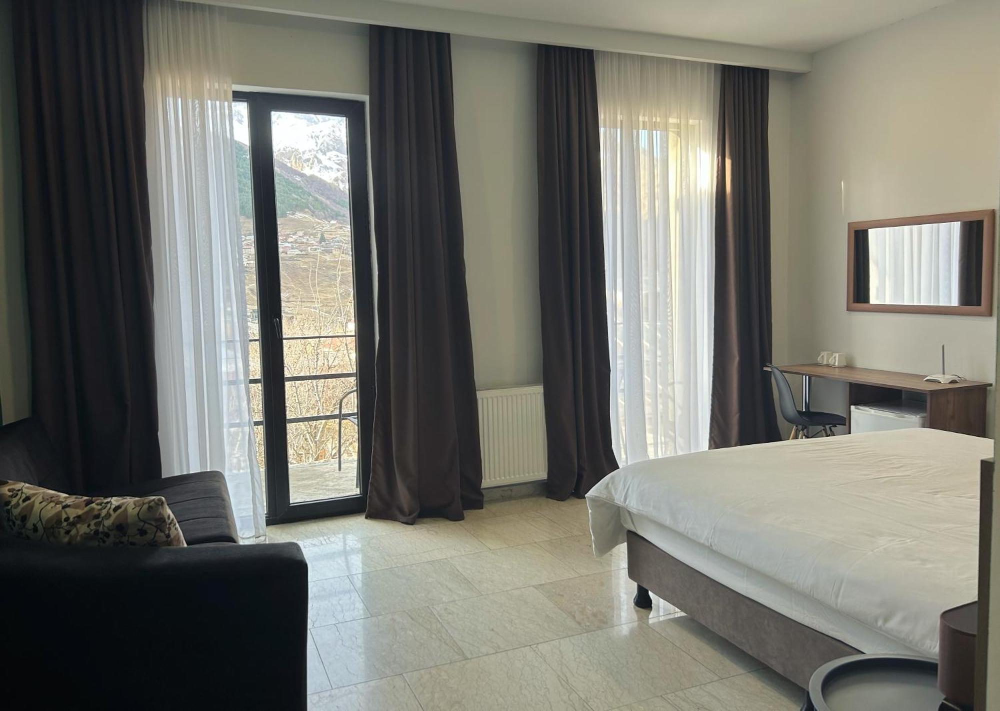 Shushabandi Kazbegi Hotel Exterior photo